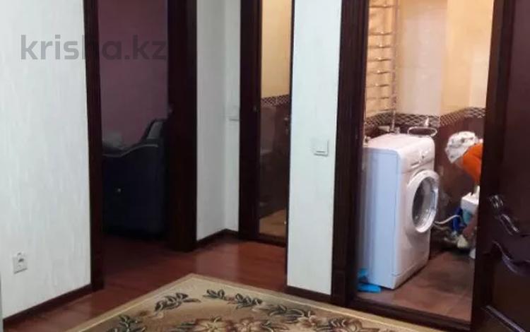 2-комнатная квартира, 35 м² посуточно, проспект Бауыржан Момышулы 5 — Аль Фараби за 12 000 〒 в Шымкенте, Аль-Фарабийский р-н — фото 3