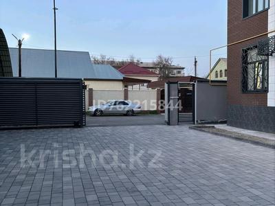 2-комнатная квартира · 50 м² · 2/3 этаж, Переулок Рысбек батыра — Төле би за 30 млн 〒 в Таразе