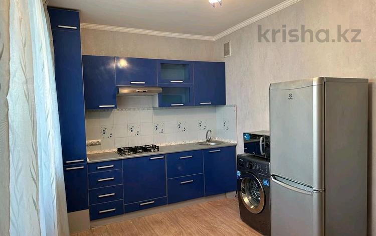 1-комнатная квартира, 45 м², 8/9 этаж помесячно, мкр Мамыр-4 — Саина Шаляпина за 185 000 〒 в Алматы, Ауэзовский р-н — фото 2