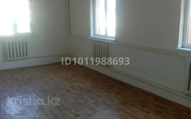 Отдельный дом · 3 комнаты · 90 м², Маяковского 21 за 70 000 ₸ в Актобе, мкр Гормолзавод — фото 2