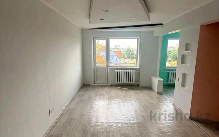 1-комнатная квартира · 32 м² · 5/5 этаж, Казахстан 81 — ТД ,,Пассаж ",Центральный рынок за 11.3 млн ₸ в Усть-Каменогорске — фото 2