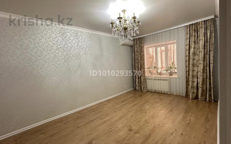 2-комнатная квартира · 59.9 м² · 4/9 этаж, мкр. Алтын орда 13 — Тауелсиздик/ Мустафа шокай за 26 млн ₸ в Актобе — фото 11