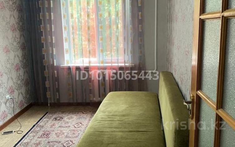 3-комнатная квартира · 60 м² · 3/5 этаж, мкр Аксай-3 1/1 — Толе би момышулы за 300 000 ₸ в Алматы, Ауэзовский р-н — фото 2