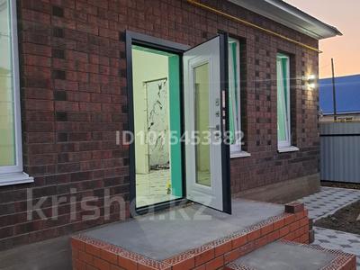 Отдельный дом · 4 комнаты · 130 м² · 4 сот., мкр Старый Аэропорт 11 — Отырар 11 за 49 млн ₸ в Уральске