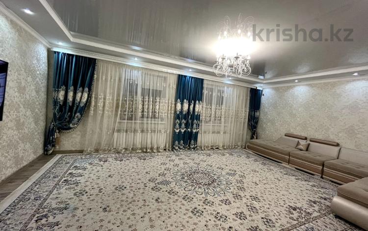 Отдельный дом · 4 комнаты · 205 м² · 5 сот., Токтамыс хан за 38.5 млн 〒 в Актобе, мкр. Курмыш — фото 2