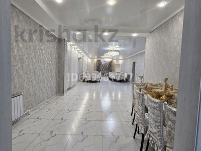 Дом · 3 комнаты · 250 м², Маяковского 78 — Маяковского-Комарова за 120 000 〒 в Костанае