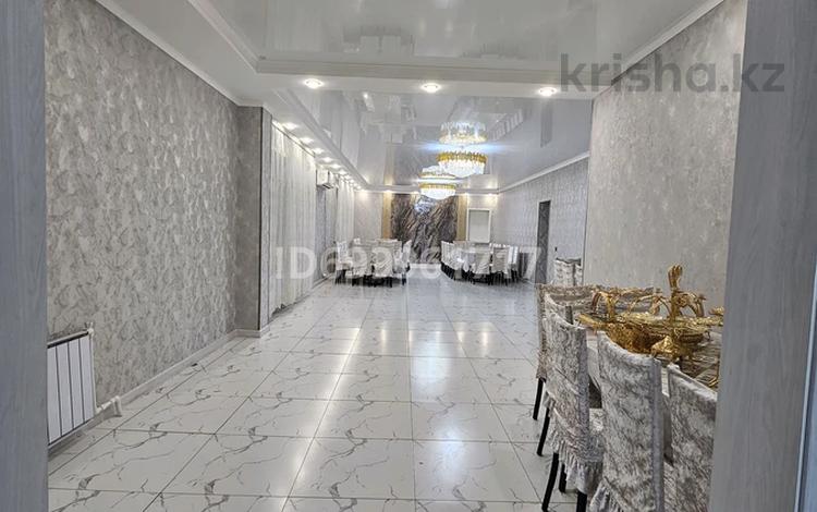 Дом · 3 комнаты · 250 м², Леонида Беды 77 за 120 000 ₸ в Костанае — фото 13