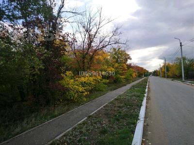Продажа домов и дачи в Костанайской обл.: Отдельный дом · 3 комнаты · 95 м² · 10 сот., Аубакирова 82 за 60 млн 〒 Отдельный дом · 3 комнаты · 95 м² · 10 сот., Аубакирова 82 за 60 млн 〒 в Мичуринское