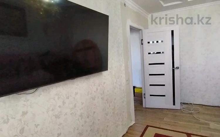 2-бөлмелі пәтер · 50 м² · 4/9 қабат, Мкр. Восток-5 15, бағасы: 18.4 млн ₸ в Караганде — фото 2