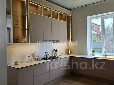 Отдельный дом · 7 комнат · 300 м² · 9.9 сот., Самал-1 125/2 за 120 млн 〒 в Уральске