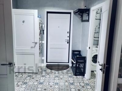 2-комнатная квартира · 70 м² · 3/10 этаж, Кенесары Хана 54/39 за 320 000 ₸ в Алматы, Бостандыкский р-н