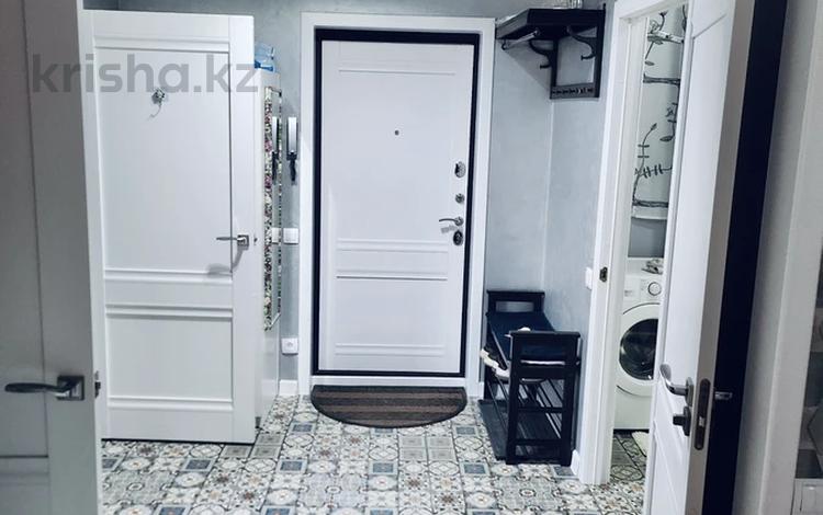 2-комнатная квартира · 70 м² · 3/10 этаж, Кенесары Хана 54/39 за 320 000 ₸ в Алматы, Бостандыкский р-н — фото 2
