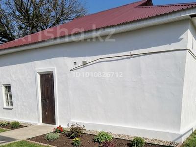 Отдельный дом · 3 комнаты · 100 м² · 400 сот., Жамбыл 118 за 5.5 млн 〒 в Тюлькубасе