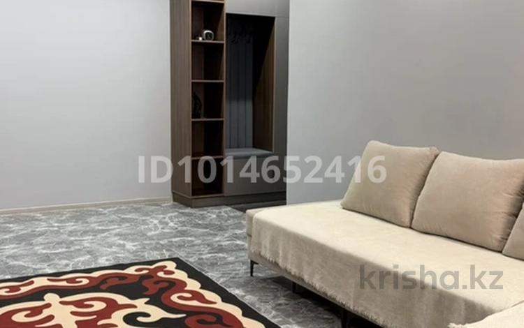 2-комнатная квартира · 70 м² · 7/13 этаж, Максут Нарикбаев 6а за 20 000 ₸ в Астане, Нура р-н — фото 2