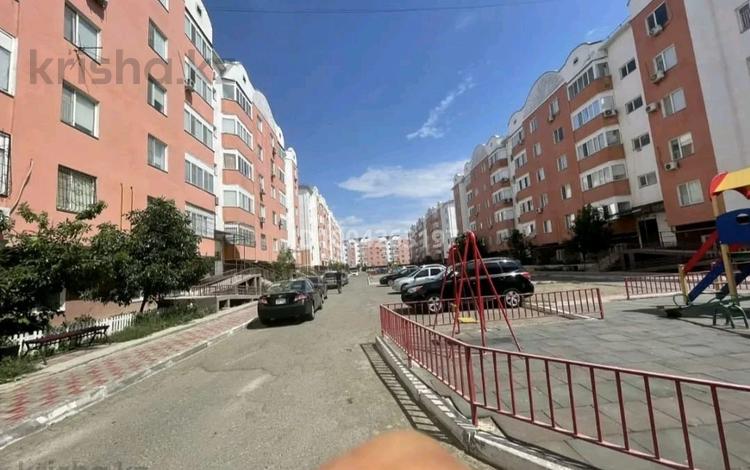 2-комнатная квартира · 70 м² · 2/5 этаж, мкр Нурсая, Тулпар-2 78/1 — Ниш,садик Мирас,Апек,Бином,Аквапарк,супермаркет Анвар за 180 000 ₸ в Атырау — фото 23