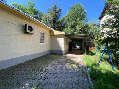 Аренда домов или дач в Алматы: Отдельный дом · 5 комнат · 150 м², Назарбаева 179 — Абая за 2 млн 〒 Отдельный дом · 5 комнат · 150 м², Назарбаева 179 — Абая за 2 млн 〒 в Алматы, Алмалинский р-н