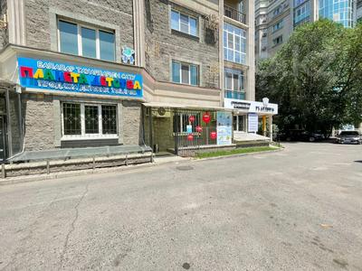 Свободное назначение, офисы, магазины и бутики, склады, общепит, салоны красоты, бани, гостиницы и зоны отдыха, медцентры и аптеки, образование, развлечения · 40 м² за 27 млн ₸ в Алматы, Алмалинский р-н
