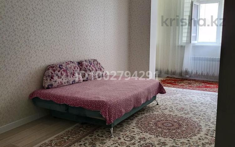1-бөлмелі пәтер · 50 м² · 2/9 қабат, 19-ш/а. 27, бағасы: 10 000 ₸ в Актау, 19-й мкр — фото 2
