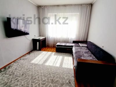 2-бөлмелі пәтер, 60 м², 4/9 қабат, мкр Аксай-2 — Толе би, бағасы: 32 млн 〒 в Алматы, Ауэзовский р-н