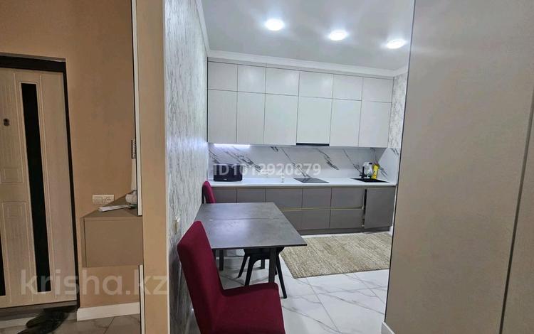 1-комнатная квартира · 67 м² · 8/10 этаж, 17-й мкр 20 за 250 000 ₸ в Актау — фото 2