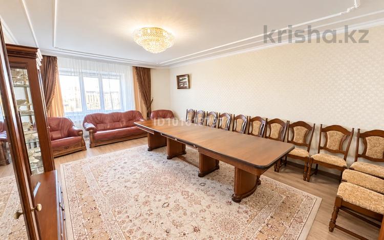 4-комнатная квартира · 165 м² · 4/6 этаж, мкр. Алтын орда, Батыс 2 57В — Шикарная просторная квартира! за ~ 64.9 млн ₸ в Актобе — фото 21