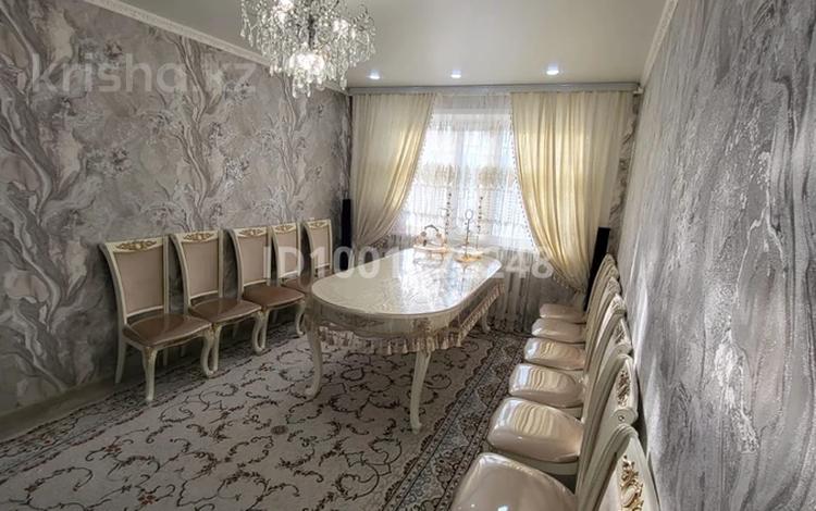 3-бөлмелі пәтер · 64 м² · 1/5 қабат, Пришахтинск, 23й микрорайон 34, бағасы: 17 млн ₸ в Караганде, Алихана Бокейханова р-н — фото 2