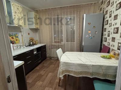 2-бөлмелі пәтер · 55.7 м² · 5/5 қабат, 2 ш/а., Алия Молдагулова, бағасы: 16 млн ₸ в Актобе, мкр 8