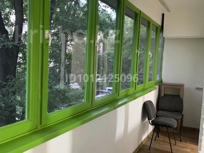 2-бөлмелі пәтер · 41 м² · 2/5 қабат, мкр Аксай-3 — улица Төле би, бағасы: 200 000 ₸ в Алматы, Ауэзовский р-н