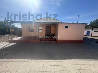 Жеке үй · 4 бөлме · 40 м² · 15 жүзд., 1-переулок Шокана Уалиханова 35, бағасы: 40 млн ₸ в Таразе