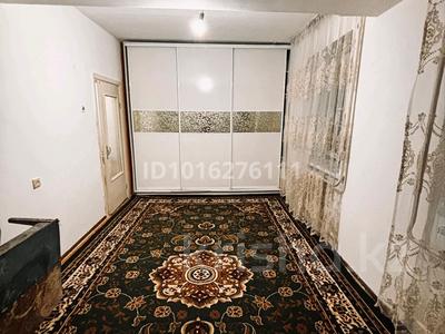 1-комнатная квартира · 33 м² · 1/5 этаж, 13 дом 13 дом — ТЦ Алатау, магазин Жанұя за 140 000 ₸ в Боралдае (Бурундай), мкр Водник-1