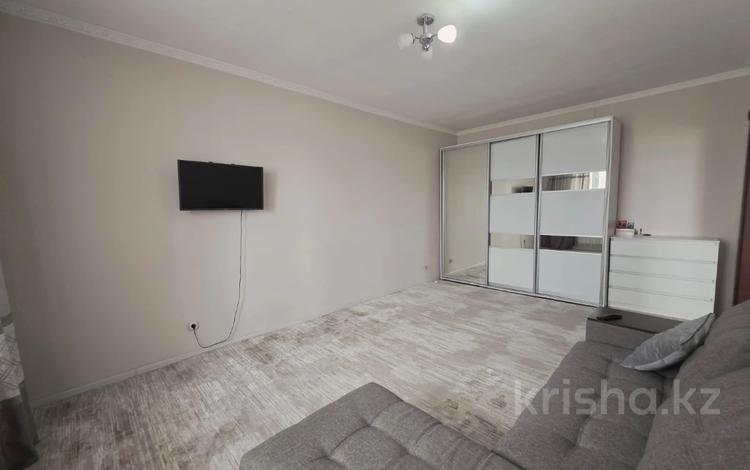 1-комнатная квартира · 40 м² · 4/6 этаж, мкр Кокжиек за 21.6 млн ₸ в Алматы, Жетысуский р-н — фото 4