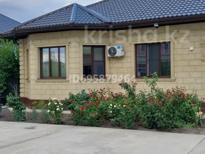 Отдельный дом · 4 комнаты · 220 м² · 8 сот., мкр Самал-2, Мкр.Самал 12 проезд 10 дом за 70 млн ₸ в Атырау