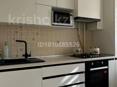 3-комнатная квартира · 70 м² · 4/5 этаж, мкр 11, Шайкенова 12 — 9 школа гимназия, ТД Нектар за 23.5 млн 〒 в Актобе