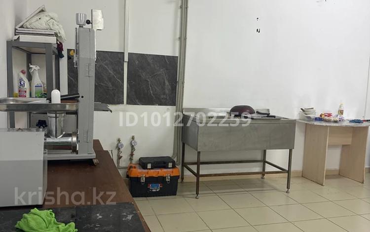 Магазины и бутики, салоны красоты · 90 м² за 20 млн ₸ в Актау, 32Б мкр — фото 2