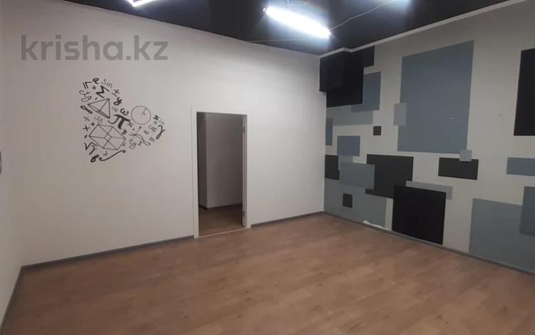 Еркін, кеңселер, дүкендер мен бутиктер, қоймалар, сұлулық салондары, білім орталықтары, ойын-сауық · 243.8 м², бағасы: ~ 42.7 млн ₸ в Уральске, мкр Кунаева — фото 2