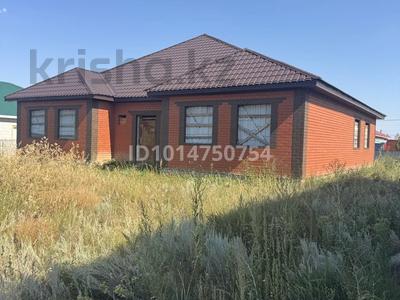 Жеке үй · 5 бөлме · 220 м² · 10 жүзд., 1842, бағасы: 24 млн ₸ в Актобе, жилой массив Акжар-2