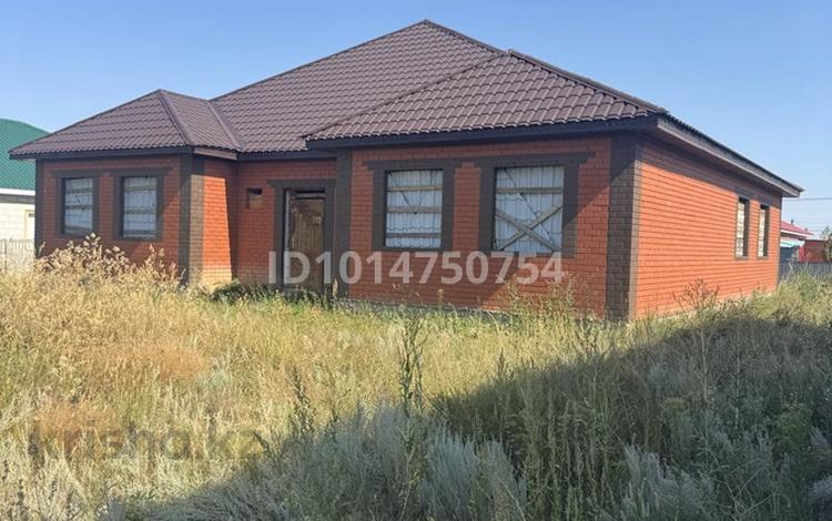 Жеке үй · 5 бөлме · 220 м² · 10 жүзд., 1842, бағасы: 24 млн ₸ в Актобе, жилой массив Акжар-2 — фото 2