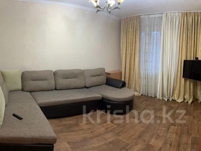 3-комнатная квартира, 65 м², 3/5 этаж, Утепова 9 за 32.5 млн 〒 в Усть-Каменогорске