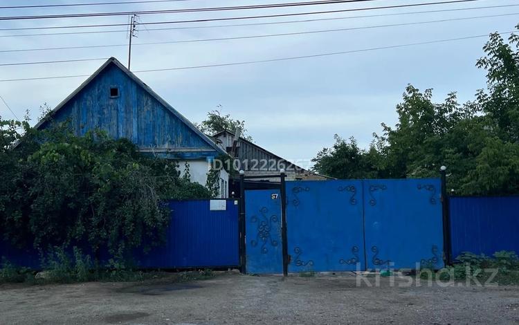 Отдельный дом · 5 комнат · 100 м², мкр Шанхай — Курмангали Оспанов, Вавилов, Металлургов, Хмельницкий, Рыскулов за 200 000 ₸ в Актобе — фото 2