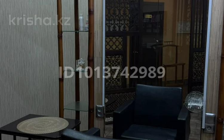 Салоны красоты · 34.1 м² за 100 000 ₸ в Караганде, Казыбек би р-н — фото 2