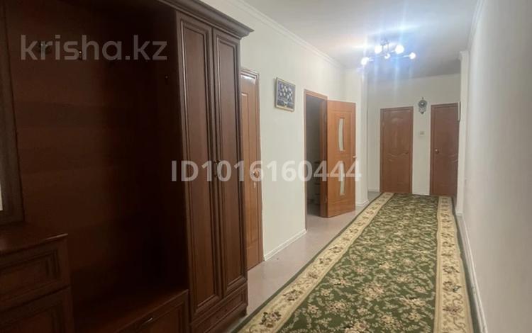 2-комнатная квартира · 70 м², 30-й мкр 169 за 150 000 ₸ в Актау — фото 2