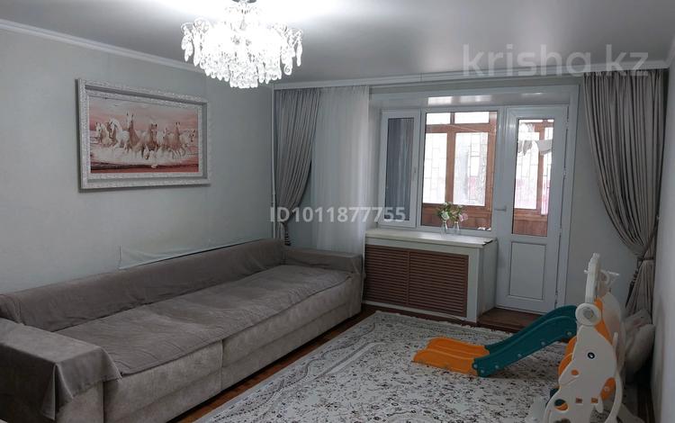 3-бөлмелі пәтер · 90.8 м² · 1/3 қабат, ул. Абая Кунанбаева 49 б, бағасы: 40 млн ₸ в Жезказгане — фото 2