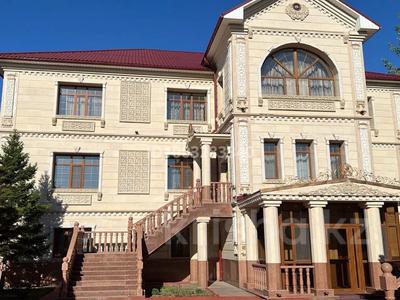 Жер үй мен саяжайлар в Астане: Жеке үй · 10 бөлме · 1150 м², Жылыой 28, бағасы: 12 млн 〒 Жеке үй · 10 бөлме · 1150 м², Жылыой 28, бағасы: 12 млн 〒 в Астане