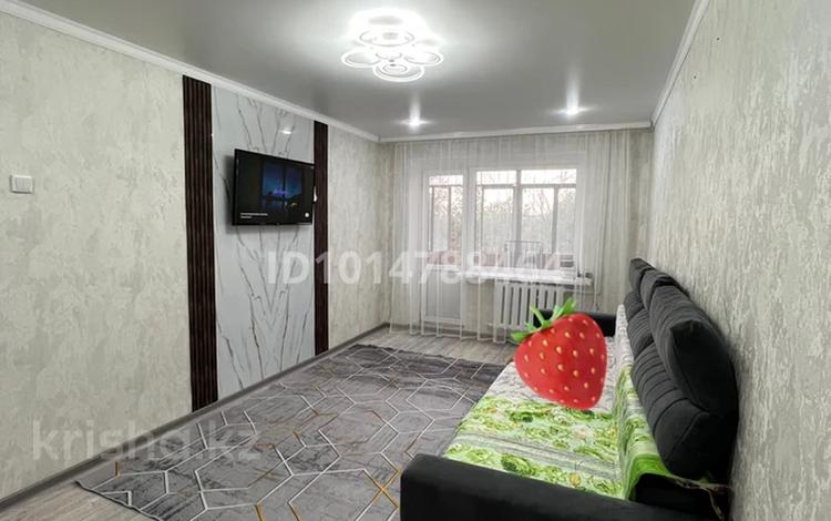 2-бөлмелі пәтер · 46 м² · 3/5 қабат, 15-шағынаудан 8 дом, бағасы: 150 000 ₸ в Караганде, Алихана Бокейханова р-н — фото 2