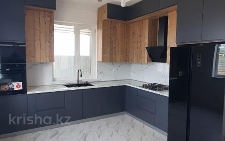Отдельный дом · 4 комнаты · 200 м² · 6 сот., мкр Балауса, Т. Буданова 134/2 за 38 млн ₸ в Атырау — фото 2