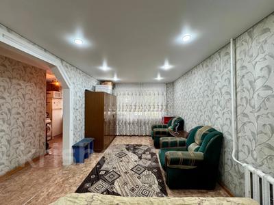 1-бөлмелі пәтер · 29.9 м² · 1/5 қабат, 1-й микрорайон, бағасы: 9.5 млн ₸ в Семее