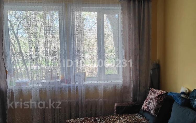 3-комнатная квартира · 60.9 м² · 1/2 этаж, Шахтёрская ул. 40 за 9 млн ₸ в Сарани — фото 2
