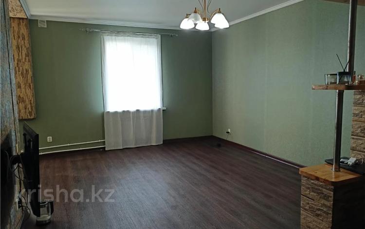 3-комнатная квартира · 80 м² · 3/3 этаж, ул. Менделеева — Акимат, гастроном №40 за 23 млн ₸ в Темиртау — фото 2