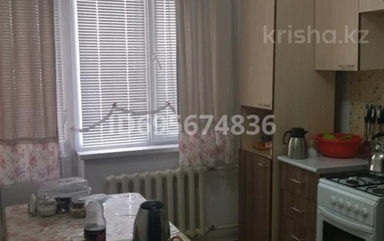 1-комнатная квартира, 41 м², 3/5 этаж, Байкена Ашимова 4а за 15 млн 〒 в Талдыкоргане, мкр Болашак — фото 2