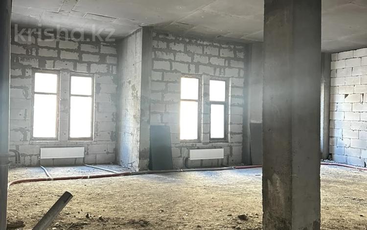 Еркін, кеңселер, дүкендер мен бутиктер, қоймалар, қоғамдық тамақтану орны, сұлулық салондары, монша, қонақ үй және демалыс орындары, фитнес және спорт, медорталықтар мен дәріханалар, білім орталықтары, ойын-сауық, конференц-залдар, кабинеттер және жұмыс орындары, студиялар · 733 м², бағасы: 3.7 млн 〒 в Астане — фото 2